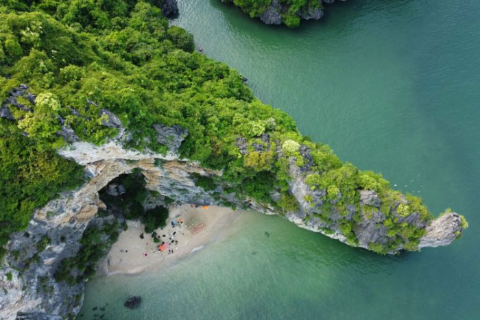 Camping on deserted island on Lan Ha Bay